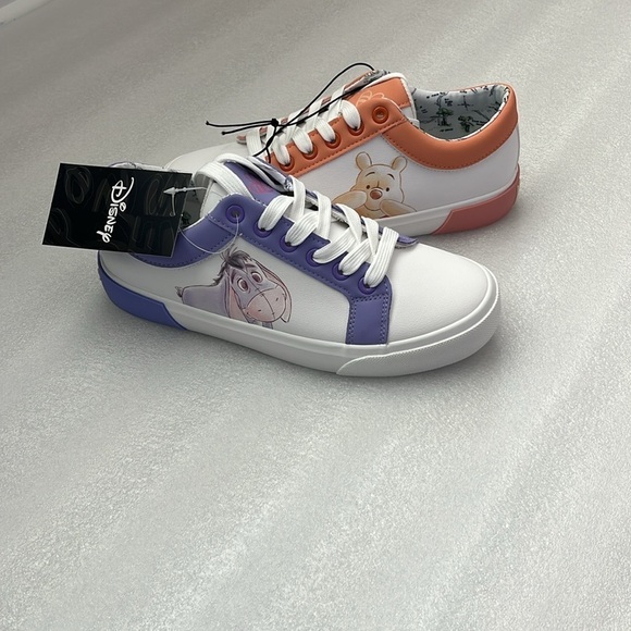 🆕 Disney Women's Winnie the Pooh and Eeyore Low-Top Court Sneakers Size 6 - Picture 6 of 9